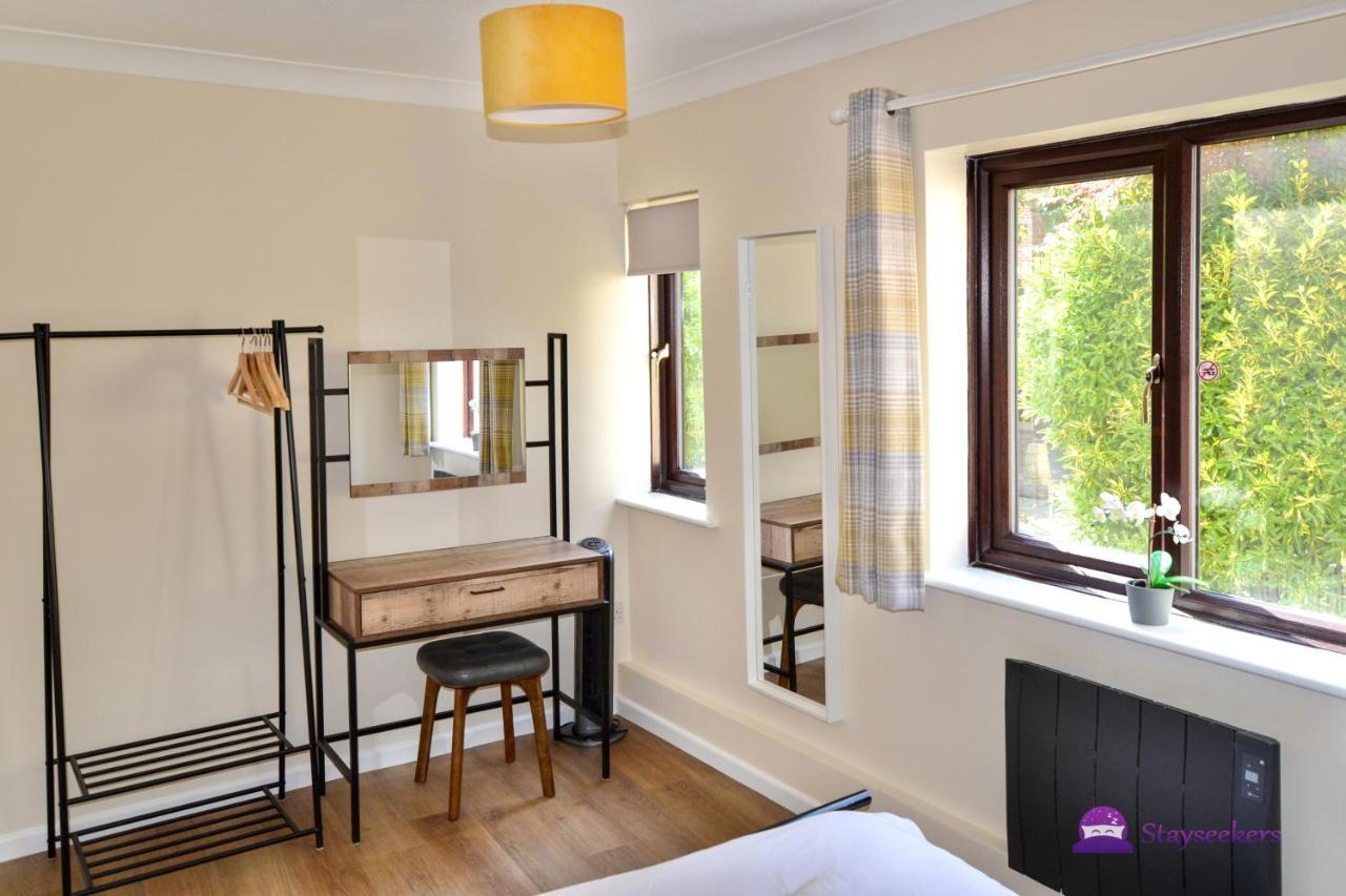 Station 1 Bed Apartment - Stayseekers ソールズベリー エクステリア 写真